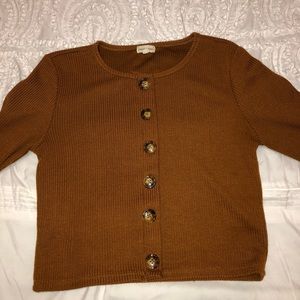 Crop sweater with buttons